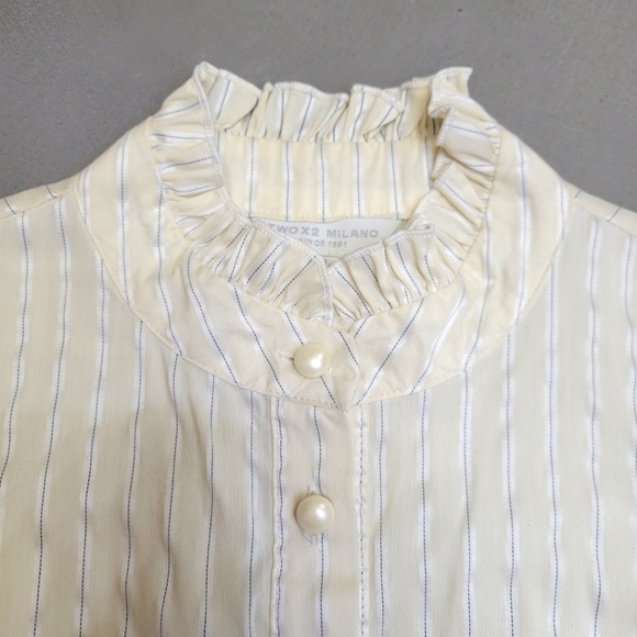 ITALIAN FABRIC Adorable Stripe Peplum Blouse with Pearl Buttons Size M - Picture 2 of 11